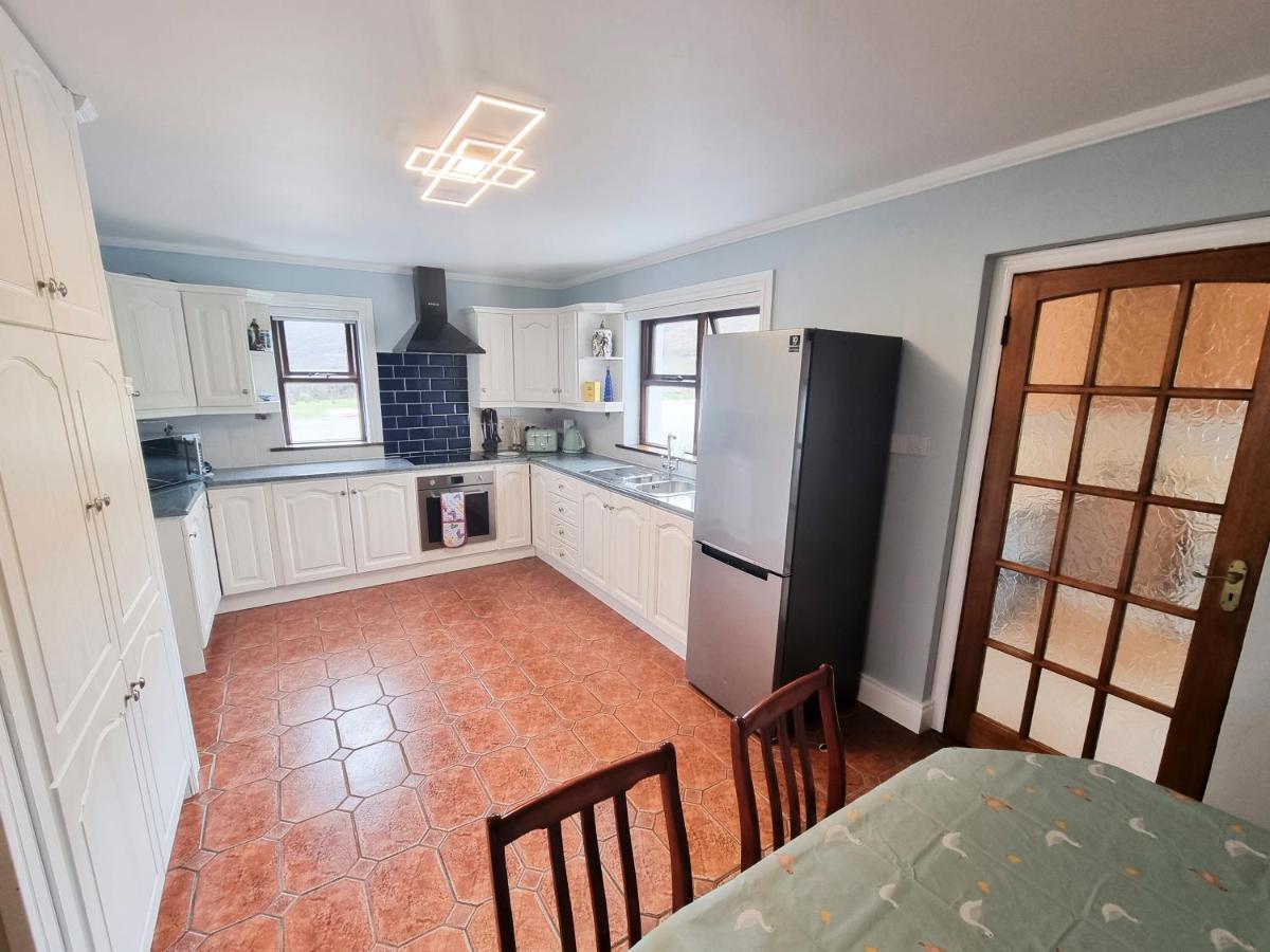 3 Bed Renovated Cottage Carramore Lake, Belmullet Ballina  Zewnętrze zdjęcie